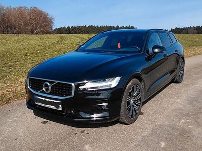 Second-hand Volvo V60 R-Design 190 CP (139 kW) 2019 Negru Break