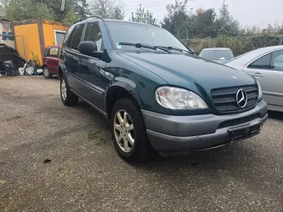 Gebraucht Mercedes ML320 218 PS (160 kW) 1998 Grün SUV