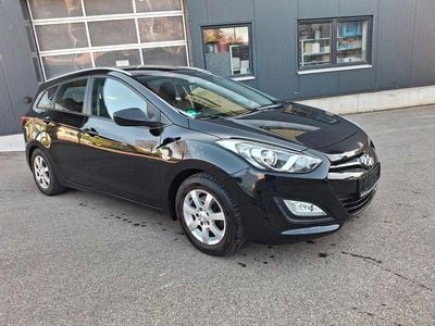 Gebraucht Hyundai i30 Classic 90 PS (66 kW) 2013 Blau Kombi