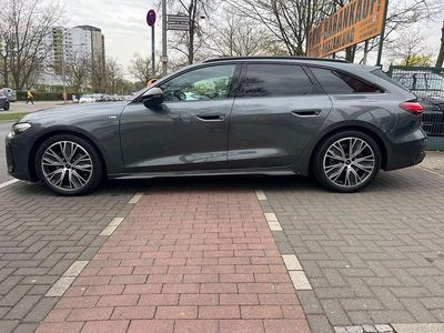 Gebraucht Audi A5 Sport 204 PS (150 kW) 2025 Grau Kombi