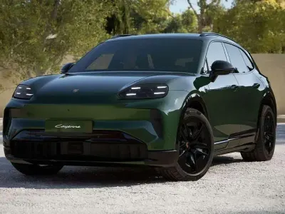 Nuova Porsche Cayenne Electric 300 kW (408 CV) 2026 Verde SUV