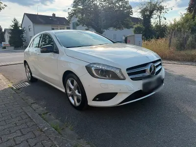 Gebraucht Mercedes A200 156 PS (114 kW) 2013 Weiß Kleinwagen