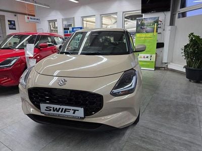 Beige Neu 2025 Suzuki Swift Comfort Limousine | 22.490 €
