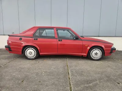 Gebraucht Alfa Romeo 75 1988 Rot Limousine
