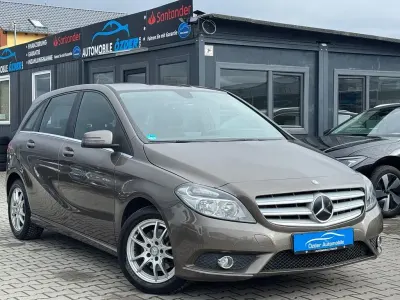 Gebraucht Mercedes B200 156 PS (114 kW) 2014 Grau Kleinwagen