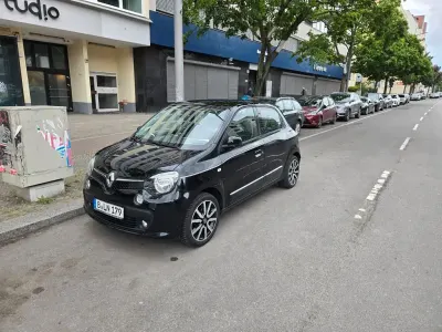 Używany Renault Twingo Intens 90 KM (66 kW) 2018 Czarny Hatchback