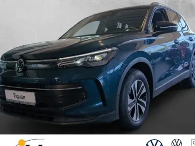 Neu VW Tiguan 150 PS (110 kW) 2026 Silber SUV