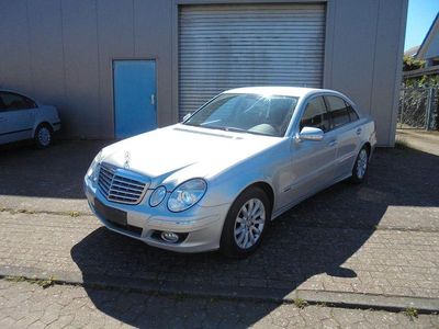 Usata Mercedes E200 Elegance 184 CV (135 kW) 2008 Argento Berlina