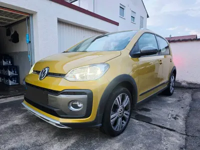 Brugt VW cross up! 90 HK (66 kW) 2019 Guld Hatchback