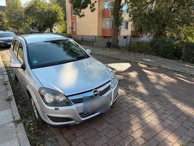 Silber Gebraucht 2008 Opel Astra Kombi | 2.999 € (Teuer)