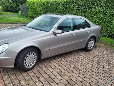 Gebraucht Mercedes E240 177 PS (130 kW) 2004 Grau Limousine