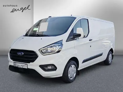 Gebraucht Ford 300 131 PS (96 kW) 2021 Frozen white Van / Kleinbus