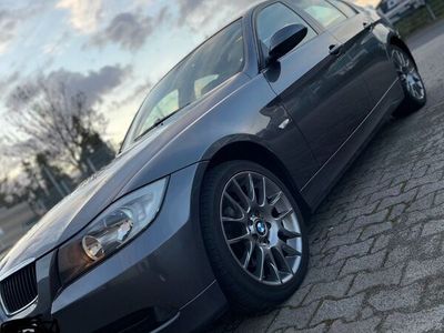 gebraucht BMW 320 3er Reihe E90 i Limousine