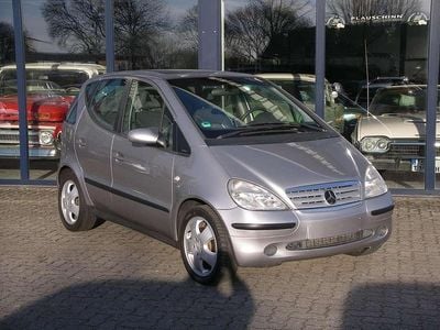 Usata Mercedes A190 Avantgarde 125 CV (91 kW) 2000 Argento Berlina