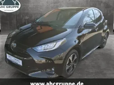Gebraucht Toyota Yaris Hybrid 116 PS (85 kW) 2025 Schwarz Limousine