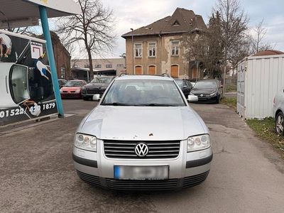 Gebraucht VW Passat 130 PS (95 kW) 2001 Silber Kombi