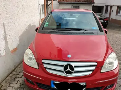 Gebraucht Mercedes B200 110 PS (80 kW) 2007 Rot Van / Kleinbus