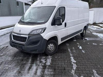 Gebraucht Peugeot Boxer 131 PS (96 kW) 2018 Weiß Van