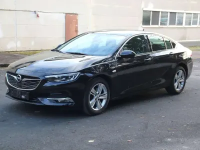 Gebraucht Opel Insignia 136 PS (100 kW) 2020 Onyx schwarz Limousine