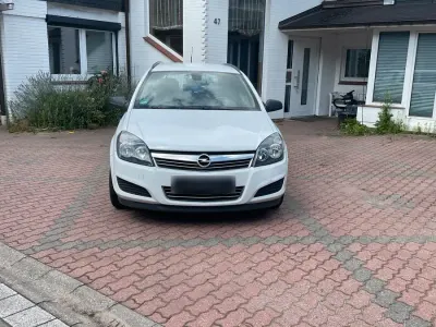 Gebraucht Opel Astra 110 PS (80 kW) 2008 Weiß Kombi