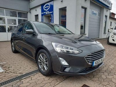 Grau Gebraucht 2018 Ford Focus Cool & Connect Limousine | 14.150 € (Etwas zu teuer)