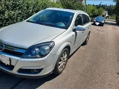 Gebraucht Opel Astra 105 PS (77 kW) 2005 Silber Limousine