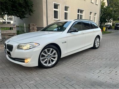 Gebraucht BMW 520 Sport Line 190 PS (139 kW) 2012 Weiß Kombi
