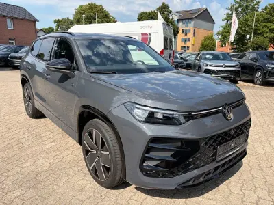 Neu VW Tayron Style 193 PS (141 kW) 2025 Grau SUV