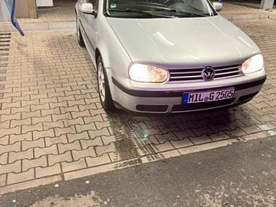 Silber Gebraucht 2002 VW Golf Coupé | 2.490 € (Teuer)