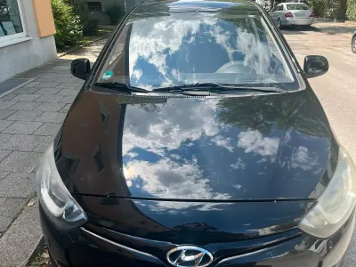 Gebraucht Hyundai i20 86 PS (63 kW) 2013 Schwarz Kleinwagen