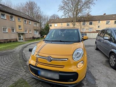 Gelb Gebraucht 2013 Fiat 500L Van / Kleinbus | 4.999 €