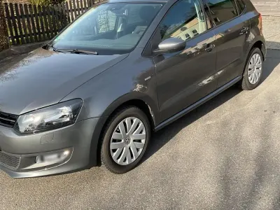 Gebraucht VW Polo Trendline 90 PS (66 kW) 2013 Grau Kleinwagen
