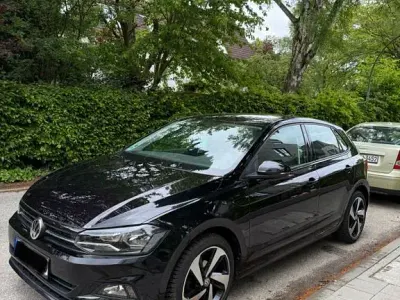 Gebraucht VW Polo Comfortline 95 PS (69 kW) 2018 Schwarz Kleinwagen