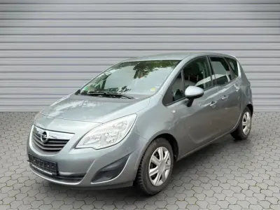 Gebraucht Opel Meriva Edition 101 PS (74 kW) 2010 Silber Van / Kleinbus