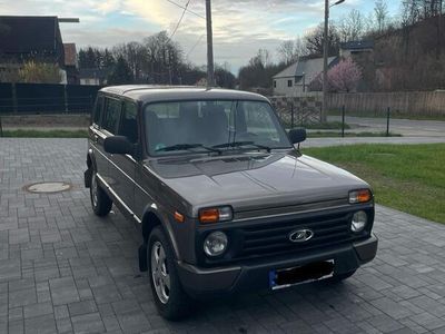 Lada Urban