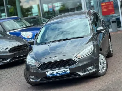 Gebraucht Ford Focus Business Edition 125 PS (91 kW) 2017 Grau Kombi