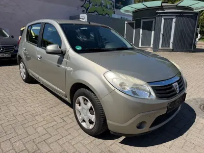 Gebraucht Dacia Sandero 75 PS (55 kW) 2010 Limousine