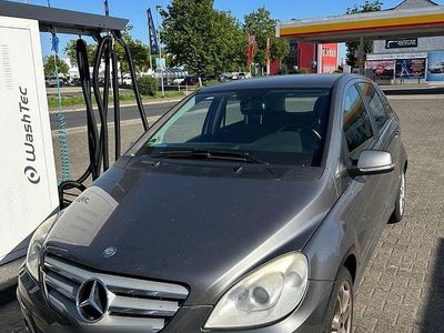 Mercedes B180