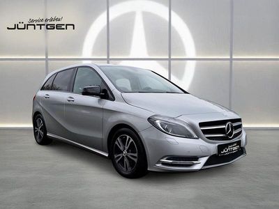 Gebraucht Mercedes B180 Night 122 PS (89 kW) 2013 Silber Van / Kleinbus