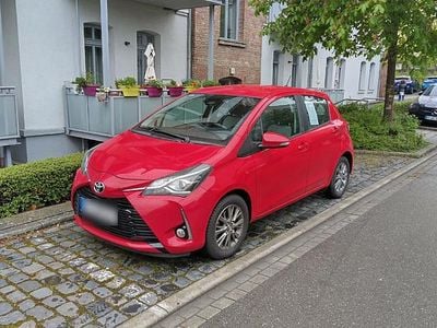Usata Toyota Yaris Team 111 CV (81 kW) 2017 Rosso Utilitaria