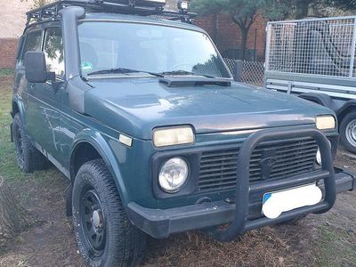 Gebraucht Lada niva 82 PS (60 kW) 2009 Grün SUV