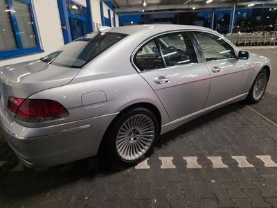 BMW 745