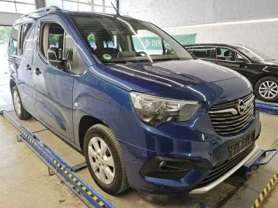 Gebraucht Opel Combo Life Ultimate 131 PS (96 kW) 2023 Blau Van / Kleinbus