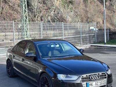 Schwarz Gebraucht 2014 Audi A4 Ambiente Limousine | 12.500 € (Etwas zu teuer)