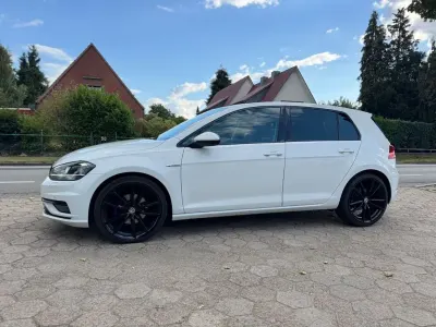 Gebraucht VW Golf VII 131 PS (96 kW) 2018 Weiß Limousine