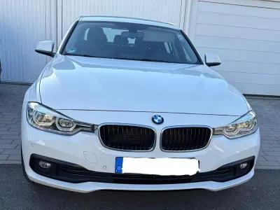 Gebraucht BMW 318 Advantage 150 PS (110 kW) 2018 Weiß Limousine