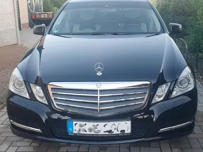 Gebraucht Mercedes E200 184 PS (135 kW) 2010 Schwarz Limousine