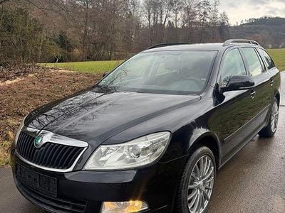 Usata Skoda Octavia Ambition 105 CV (77 kW) 2012 Nero Station wagon