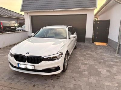 Gebraucht BMW 520 Sport Line 190 PS (139 kW) 2018 Weiß Kombi