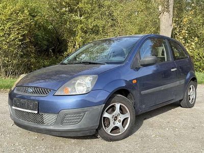 Blau Gebraucht 2005 Ford Fiesta Kleinwagen | 2.000 € (Teuer)